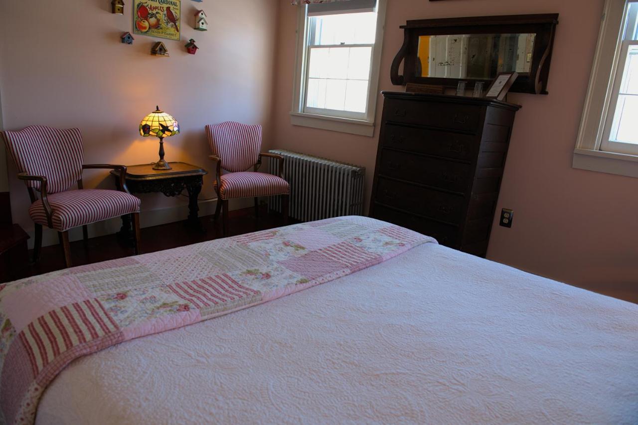 Shoreham Inn Bed & Breakfast Exterior photo